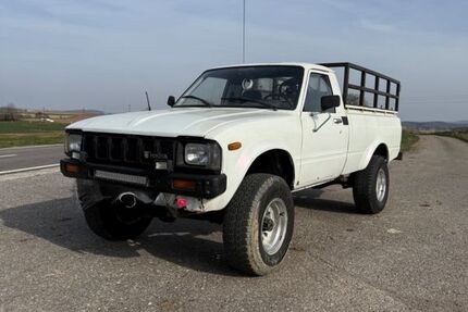 Toyota Hilux 174.700 km 11.900 &euro; Kraichtal 76703