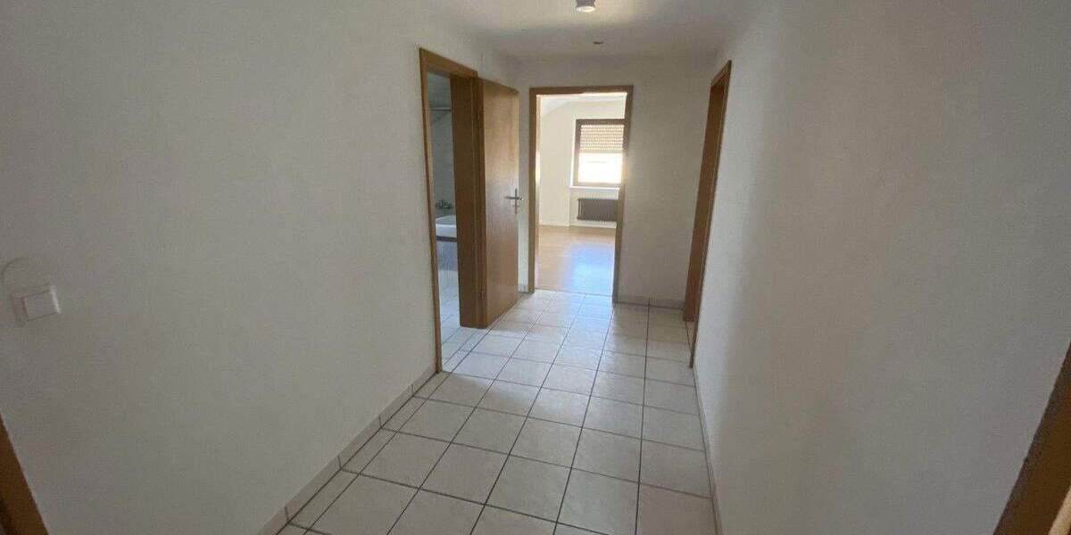 Einfamilienhaus Sinsheim - 7 Zimmer, 220 m&sup2;, 649.000&euro; | Angebot:25657488