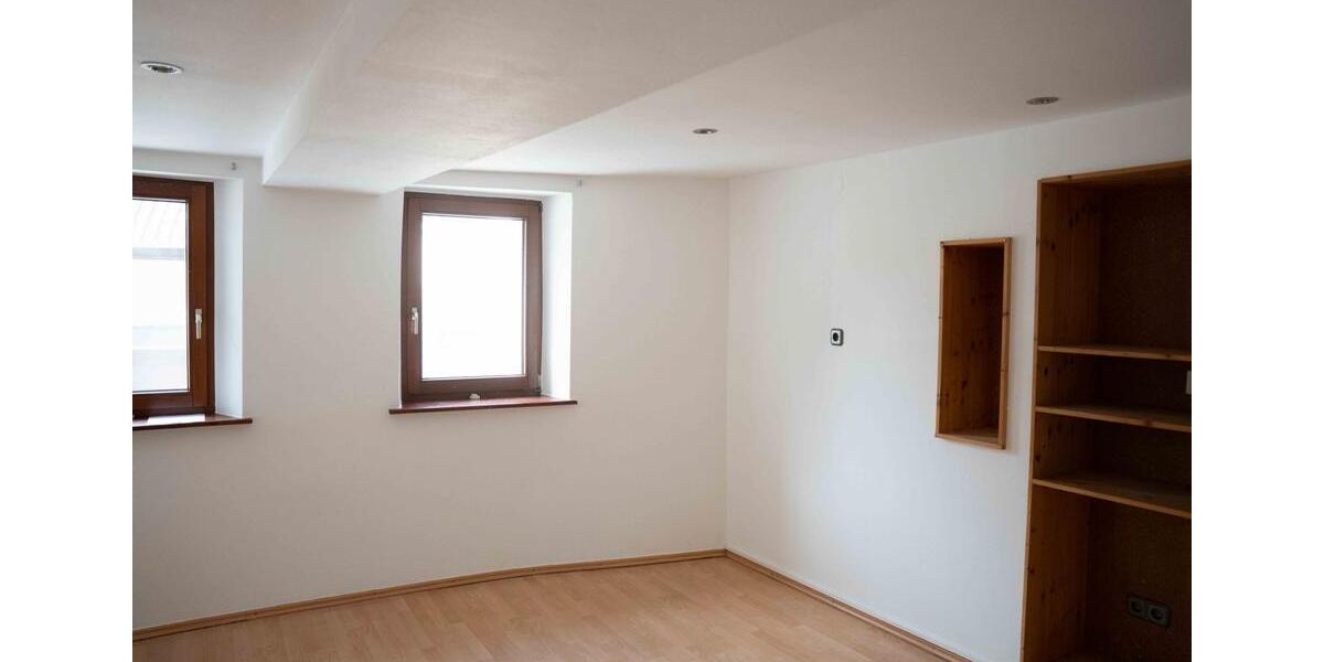 Einfamilienhaus Neckarzimmern - 8 Zimmer, 220 m&sup2;, 359.000&euro; | Angebot:25992441