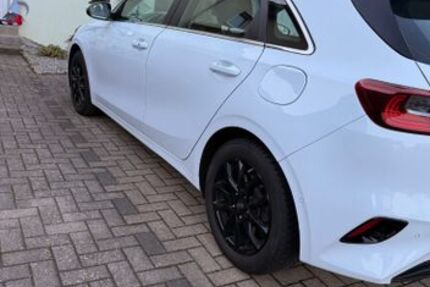 Kia ceed / Ceed 120.000 km 14.300 &euro; Ölbronn 75248