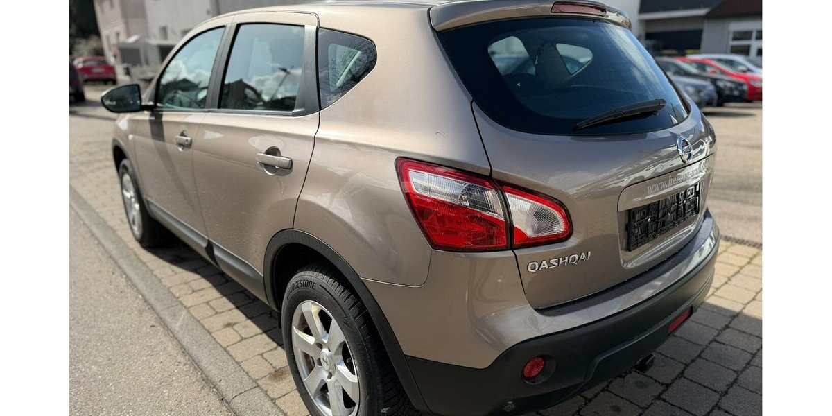 Nissan Qashqai Acenta 4X4 1. Hand AHK 100.000 km 7.990 &euro; Neckarsulm 74172