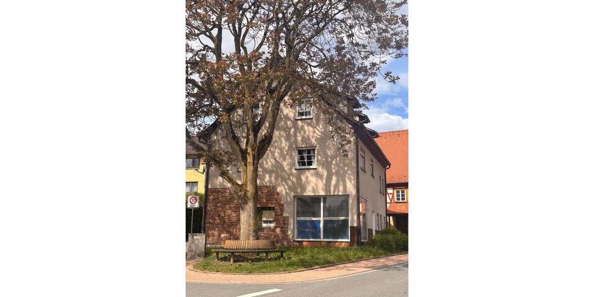 Einfamilienhaus Neunkirchen - 7 Zimmer, 197 m&sup2;, 225.000&euro; | Angebot:20680244