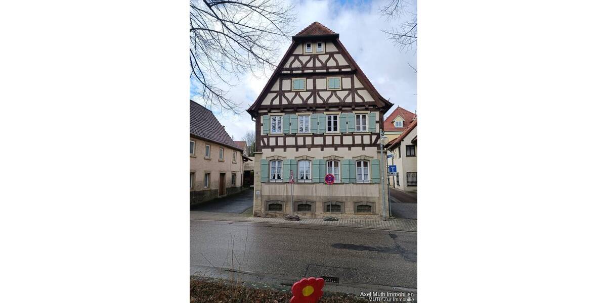 Mehrfamilienhaus, Wohnhaus Sulzfeld - 7 Zimmer, 200 m&sup2;, 350.000&euro; | Angebot:26026160