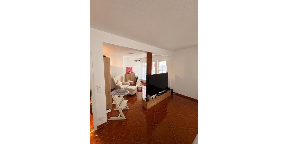 Etagenwohnung Gundelsheim - 3 Zimmer, 102 m&sup2;, 1.330&euro; | Angebot:25143885