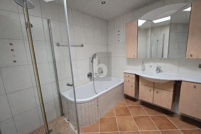 EXKLUSIVES WOHNEN IN ERHÖHTER AUSSICHTSLAGE - Einfamilienhaus Leingarten | Angebot:26760187