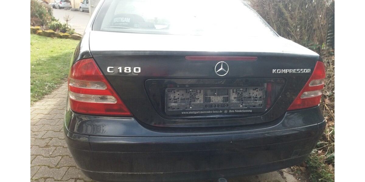 Mercedes-Benz C 180 200.000 km 1.999 &euro; Besigheim 74354