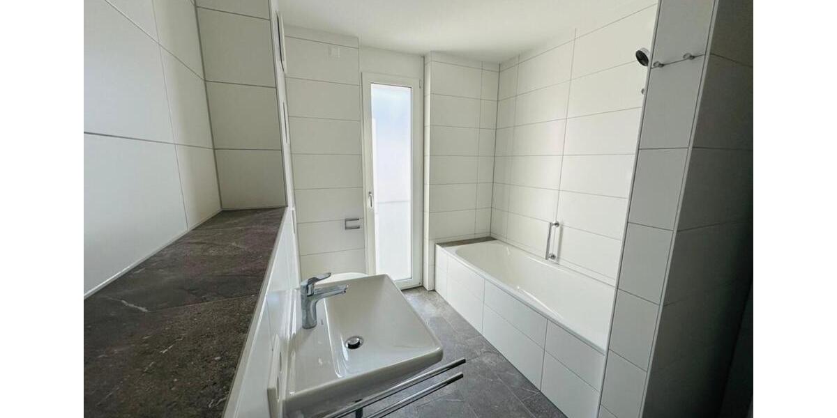 Dachgeschoßwohnung Neckarsulm - 4 Zimmer, 121 m&sup2;, 1.960&euro; | Angebot:25170934