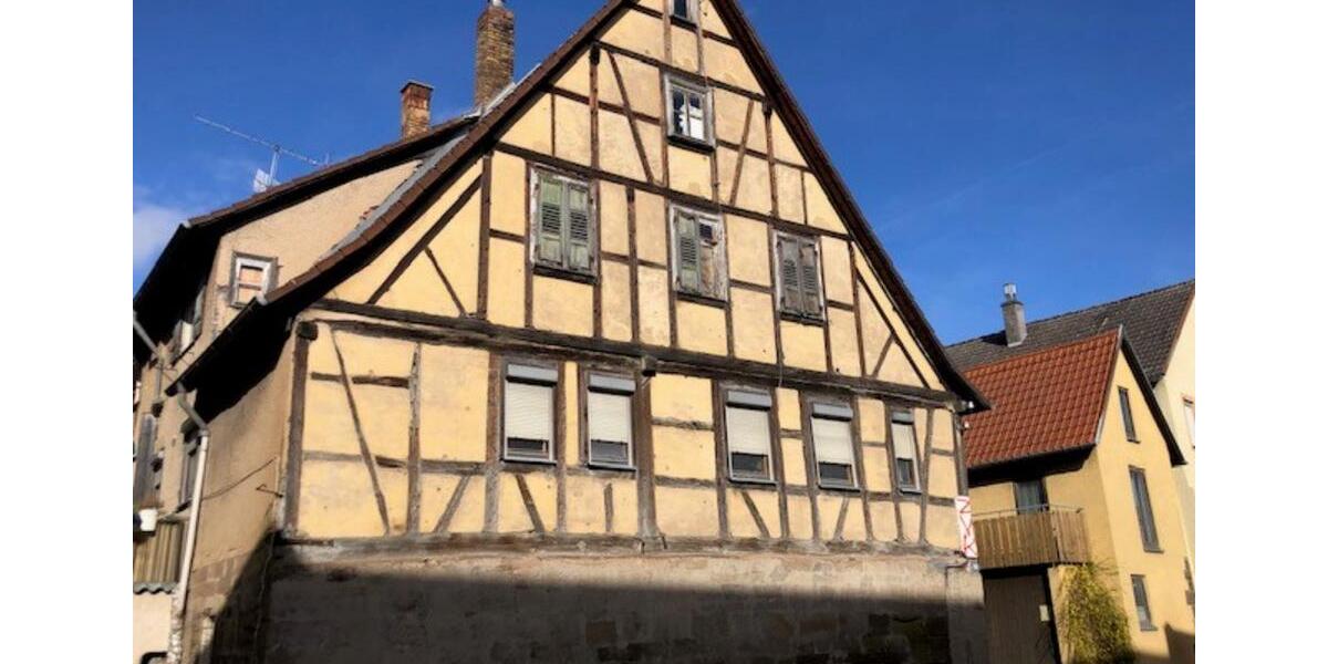 Einfamilienhaus Güglingen - 7 Zimmer, 100 m&sup2;, 226.000&euro; | Angebot:19036550