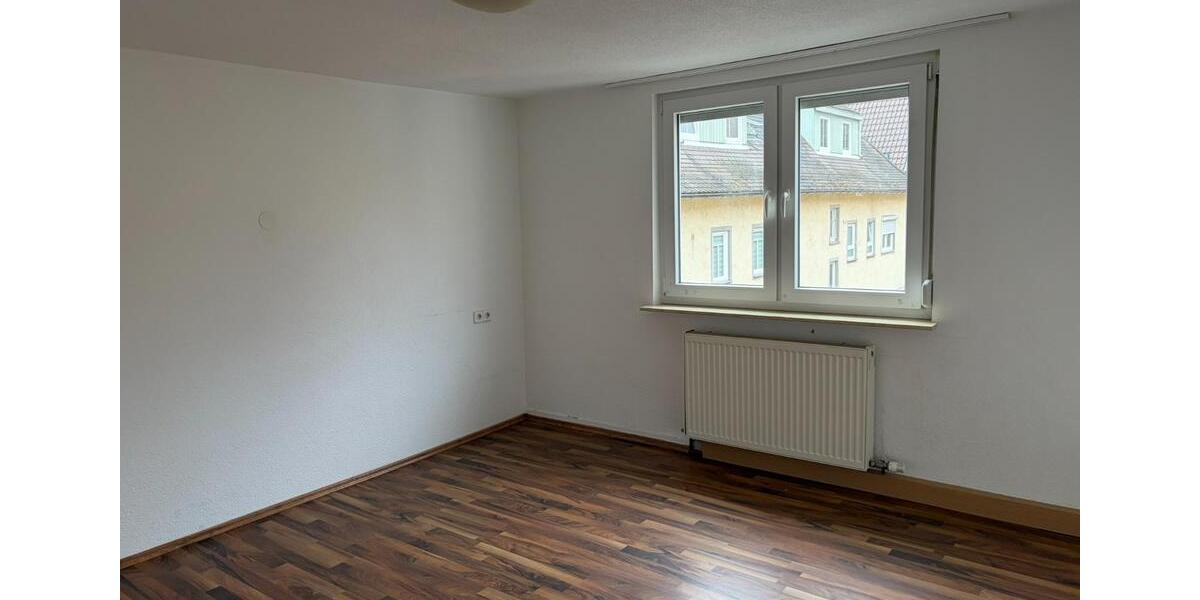 Einfamilienhaus Markgröningen - 5 Zimmer, 105 m&sup2;, 1.000&euro; | Angebot:25403160
