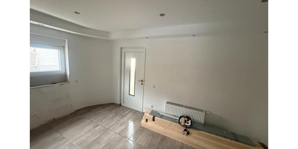 Erdgeschoßwohnung Illingen - 3 Zimmer, 80 m&sup2;, 900&euro; | Angebot:25612113