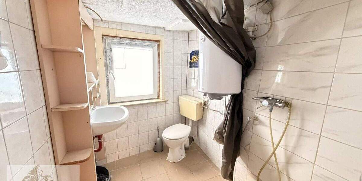 Einfamilienhaus Vaihingen an der Enz / Enzweihingen Enzweihingen - 5 Zimmer, 90 m&sup2;, 99.000&euro; | Angebot:25836706