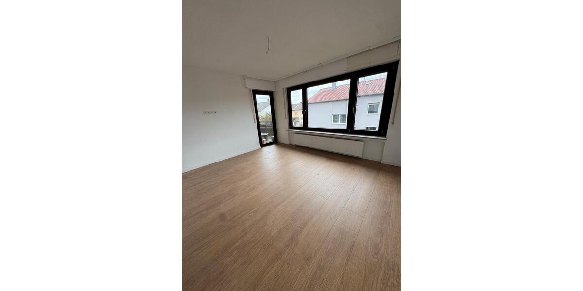 Etagenwohnung Mühlacker - 3.5 Zimmer, 76 m&sup2;, 1.300&euro; | Angebot:25381274