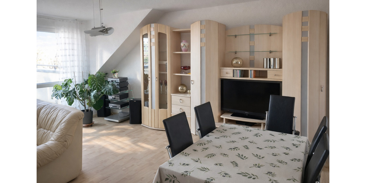 Dachgeschoßwohnung Bruchsal - 3 Zimmer, 80 m&sup2;, 1.050&euro; | Angebot:25710207