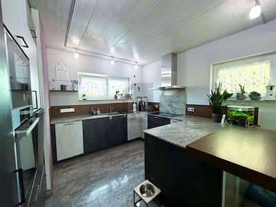 LÄNDLICHES WOHNEN MIT VIEL LICHT UND FREIHEIT - Zweifamilienhaus Neckarwestheim | Angebot:25929123