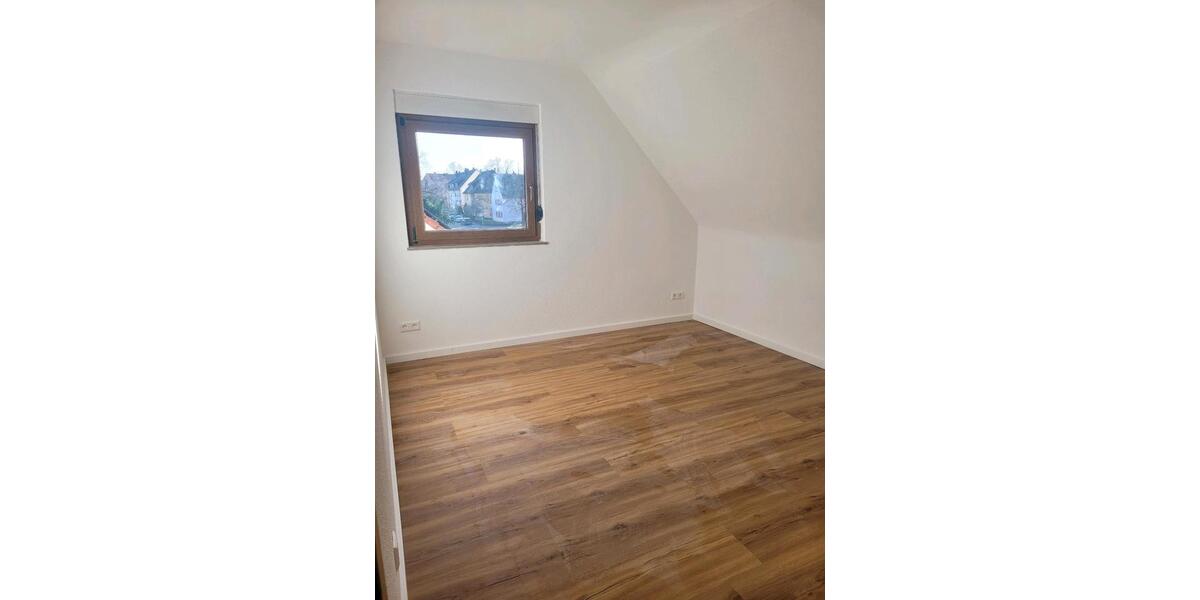 Dachgeschoßwohnung Heilbronn - 4 Zimmer, 63 m&sup2;, 1.100&euro; | Angebot:25286368