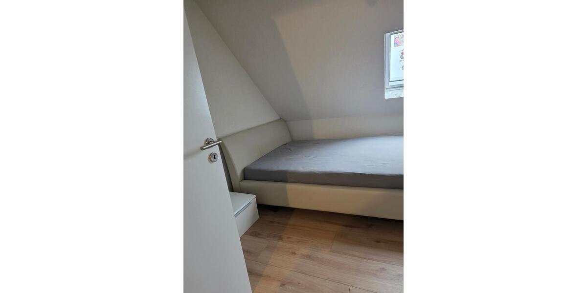 Dachgeschoßwohnung Ilsfeld - 2 Zimmer, 45 m&sup2;, 650&euro; | Angebot:25351939