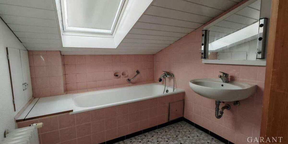 Einfamilienhaus Niefern Öschelbronn Niefern - 7 Zimmer, 239 m&sup2;, 579.000&euro; | Angebot:25778807