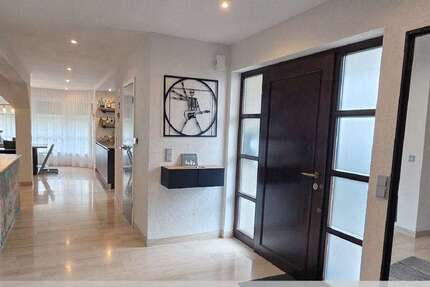 Haus Lauffen am Neckar - 8 Zimmer, 230 m&sup2;, 850.000&euro; | Angebot:23421311