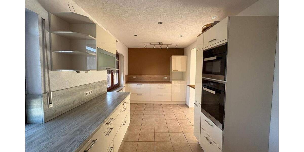 Etagenwohnung Sinsheim - 4 Zimmer, 120 m&sup2;, 1.250&euro; | Angebot:25778052