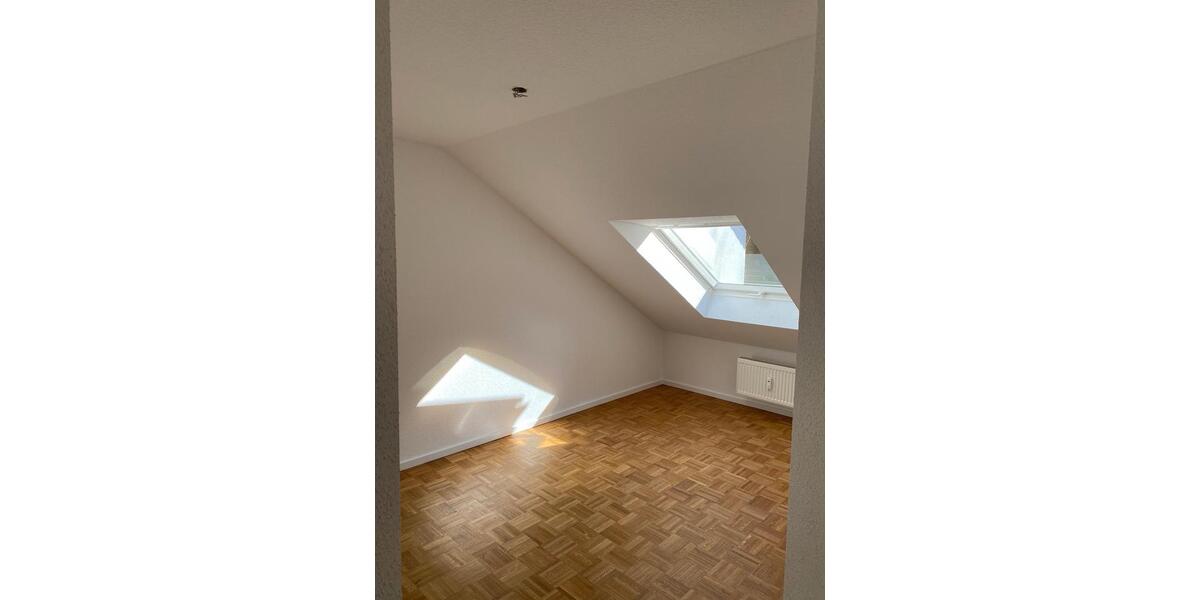 Dachgeschoßwohnung Leimen - 3 Zimmer, 77 m&sup2;, 1.160&euro; | Angebot:26600810
