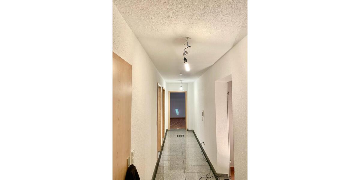 Etagenwohnung Kirchardt - 5 Zimmer, 90 m&sup2;, 900&euro; | Angebot:25378346