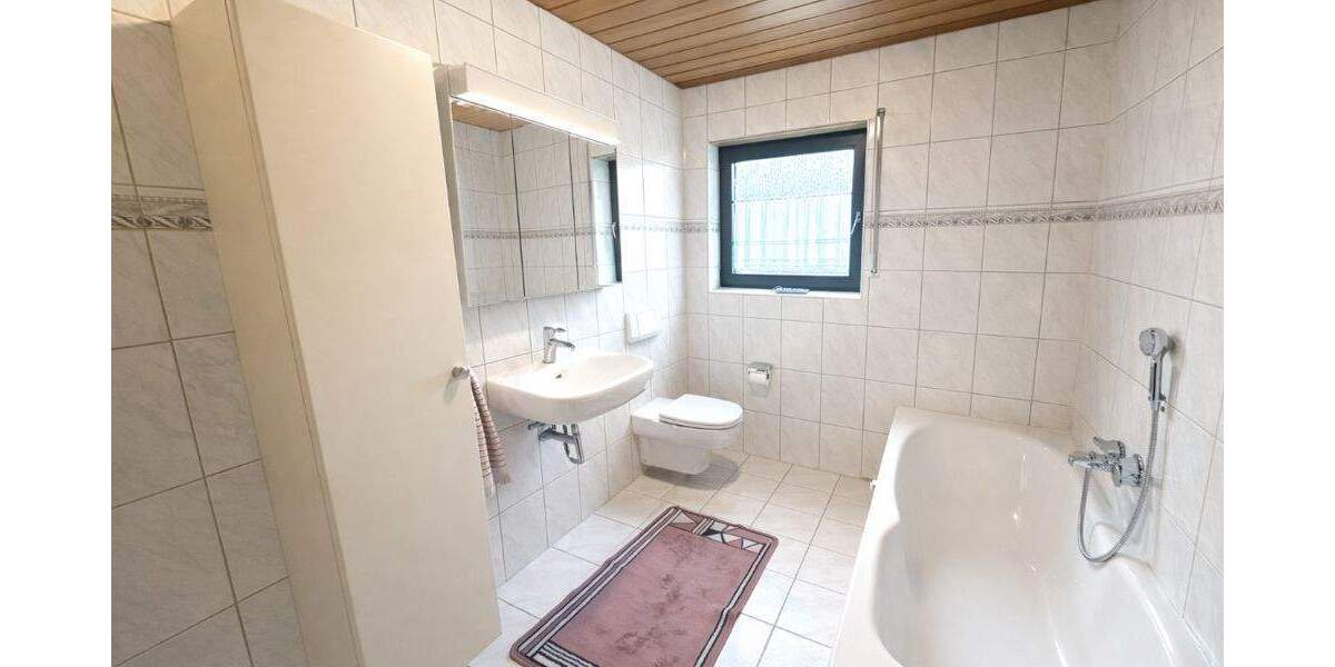 Mehrfamilienhaus, Wohnhaus Kirchardt Berwangen - 6 Zimmer, 219 m&sup2;, 569.000&euro; | Angebot:25693229