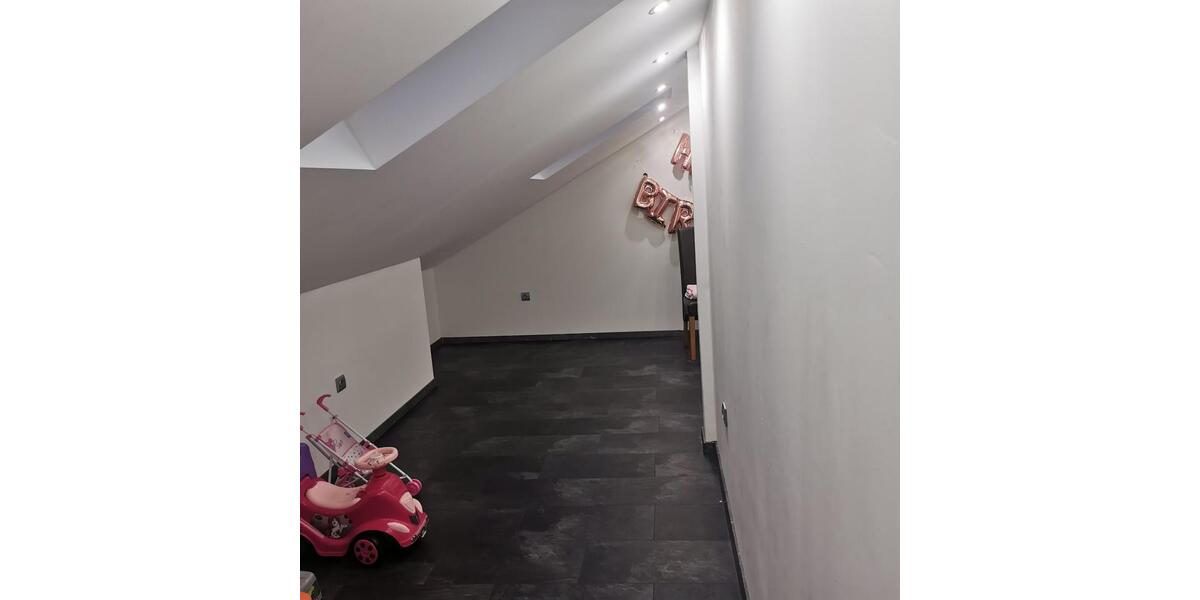 Dachgeschoßwohnung Bretten - 3 Zimmer, 80 m&sup2;, 900&euro; | Angebot:25395881