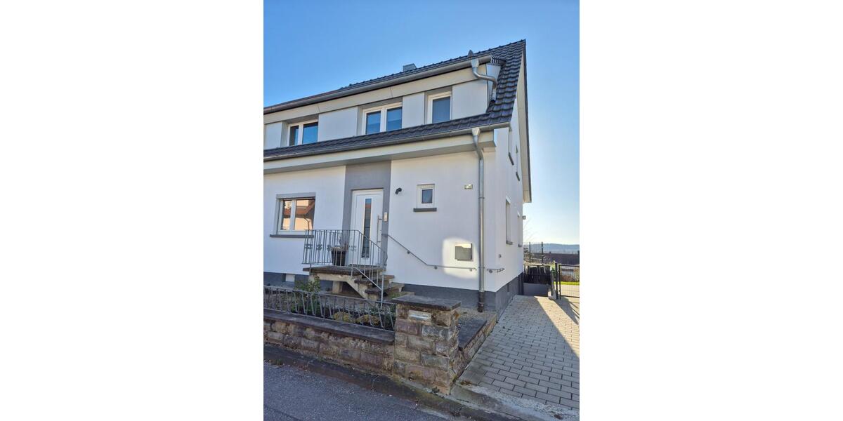 Doppelhaushälfte Bretten - 5 Zimmer, 90 m&sup2;, 445.000&euro; | Angebot:25063292