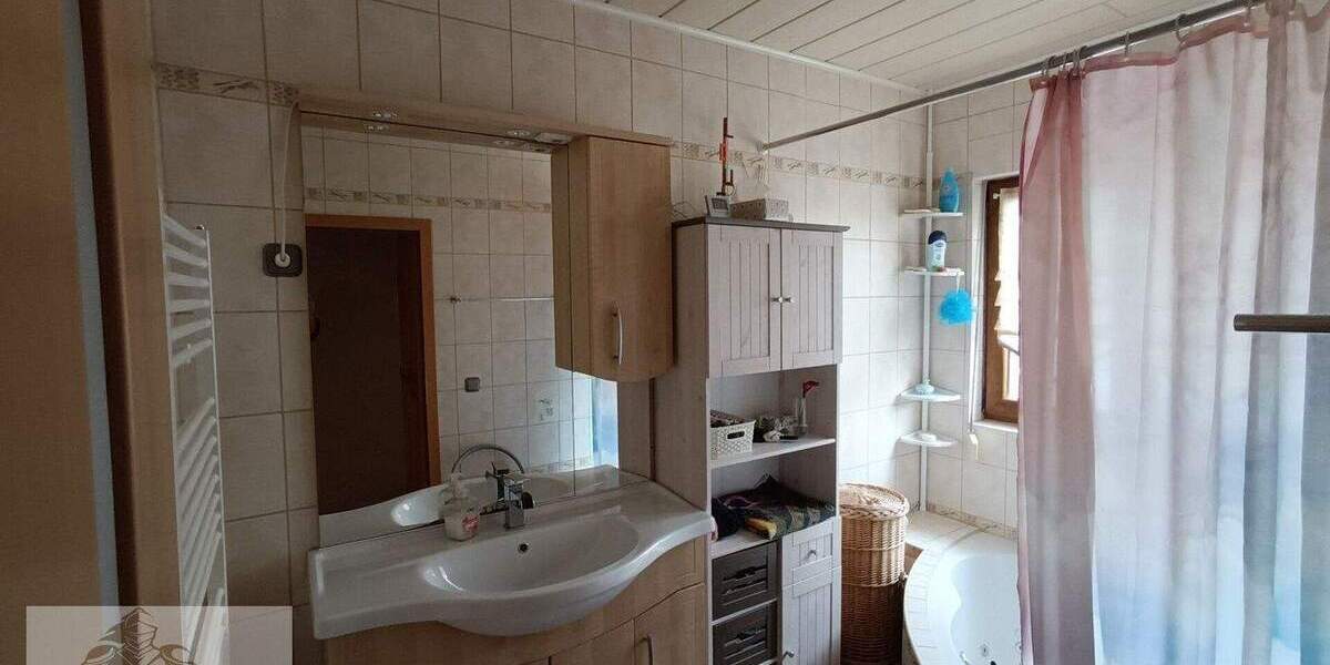 Einfamilienhaus Gundelsheim / Bachenau Bachenau - 8 Zimmer, 186 m&sup2;, 495.000&euro; | Angebot:25742871