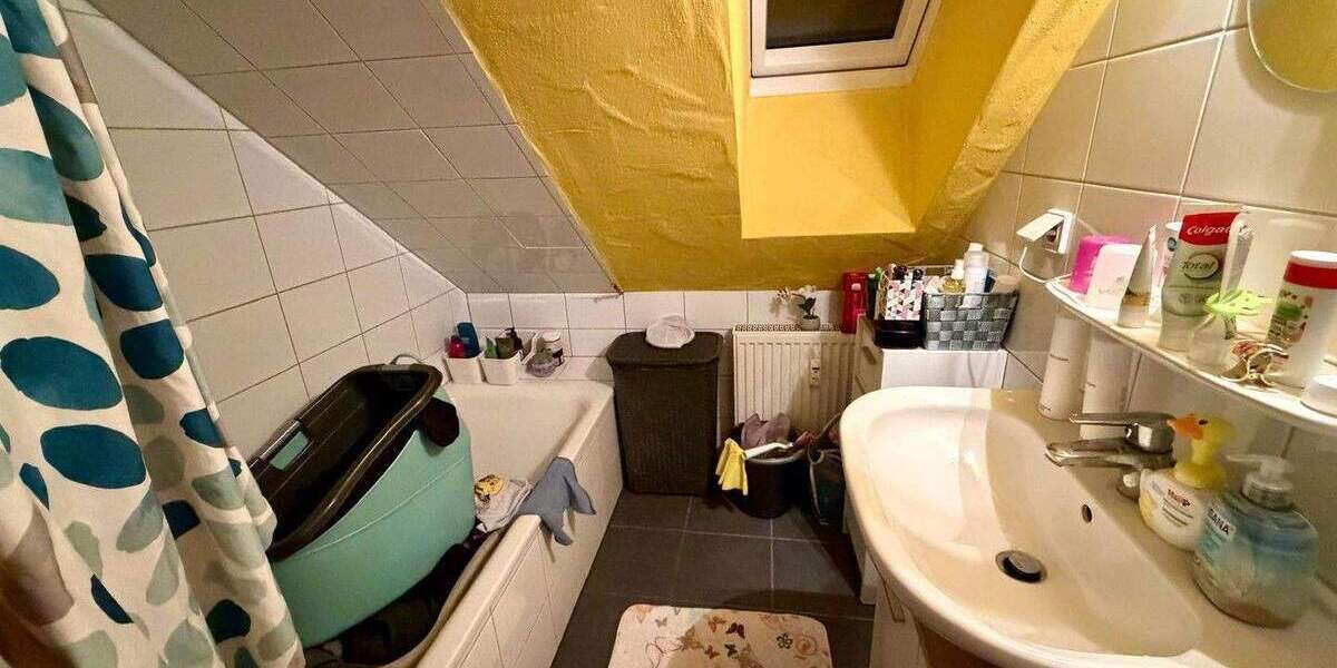 Etagenwohnung Walldorf - 4 Zimmer, 83 m&sup2;, 245.000&euro; | Angebot:25657379