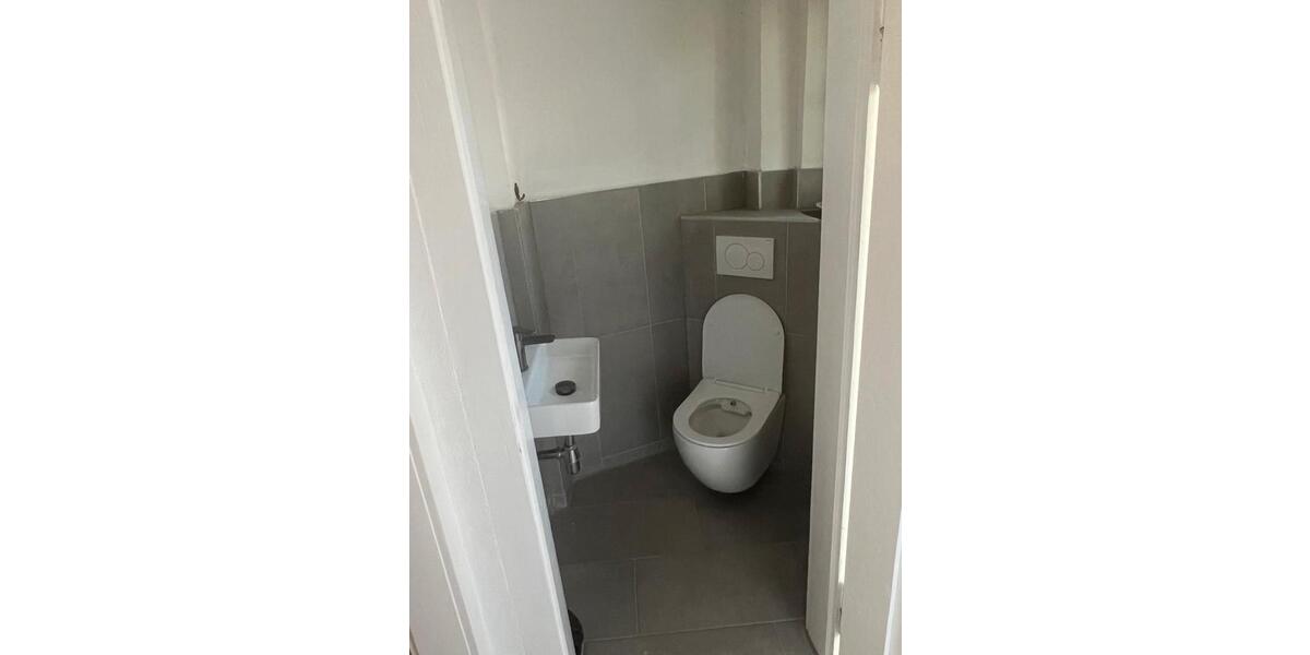 Erdgeschoßwohnung Heilbronn - 3 Zimmer, 100 m&sup2;, 1.100&euro; | Angebot:26488453
