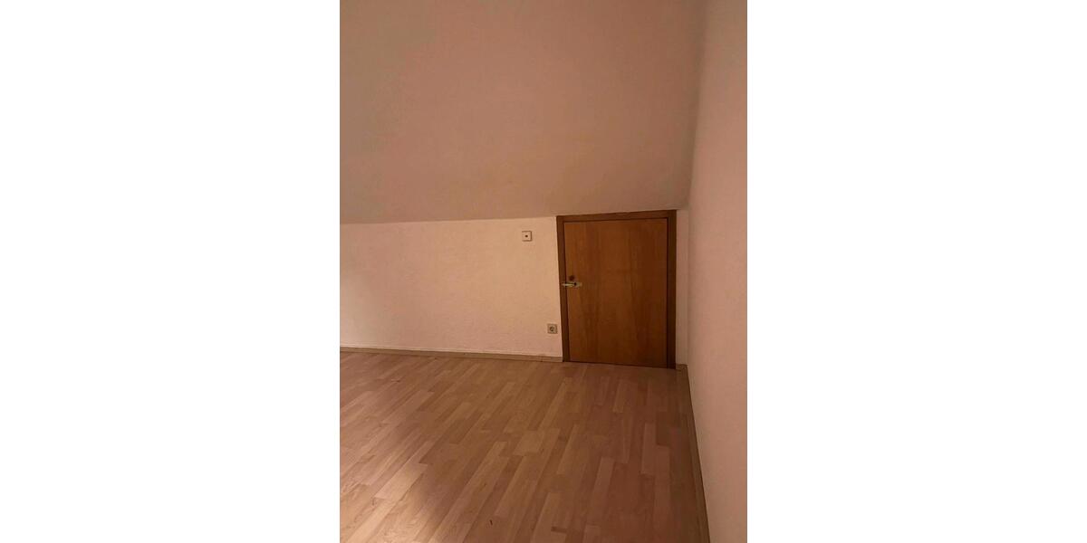Dachgeschoßwohnung Ittlingen - 2 Zimmer, 68 m&sup2;, 870&euro; | Angebot:25945574
