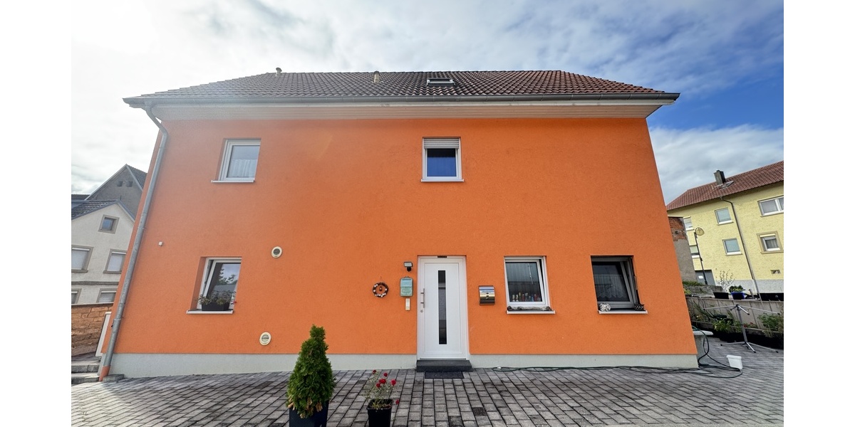 Energieeffizientes EFH mit Einliegerwohnung, Terrasse und großem Hof - Einfamilienhaus Sulzfeld | Angebot:24344056