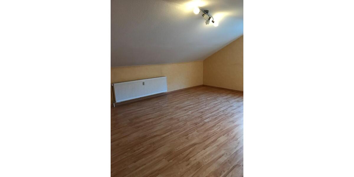 Dachgeschoßwohnung Mosbach - 3 Zimmer, 70 m&sup2;, 850&euro; | Angebot:25953923