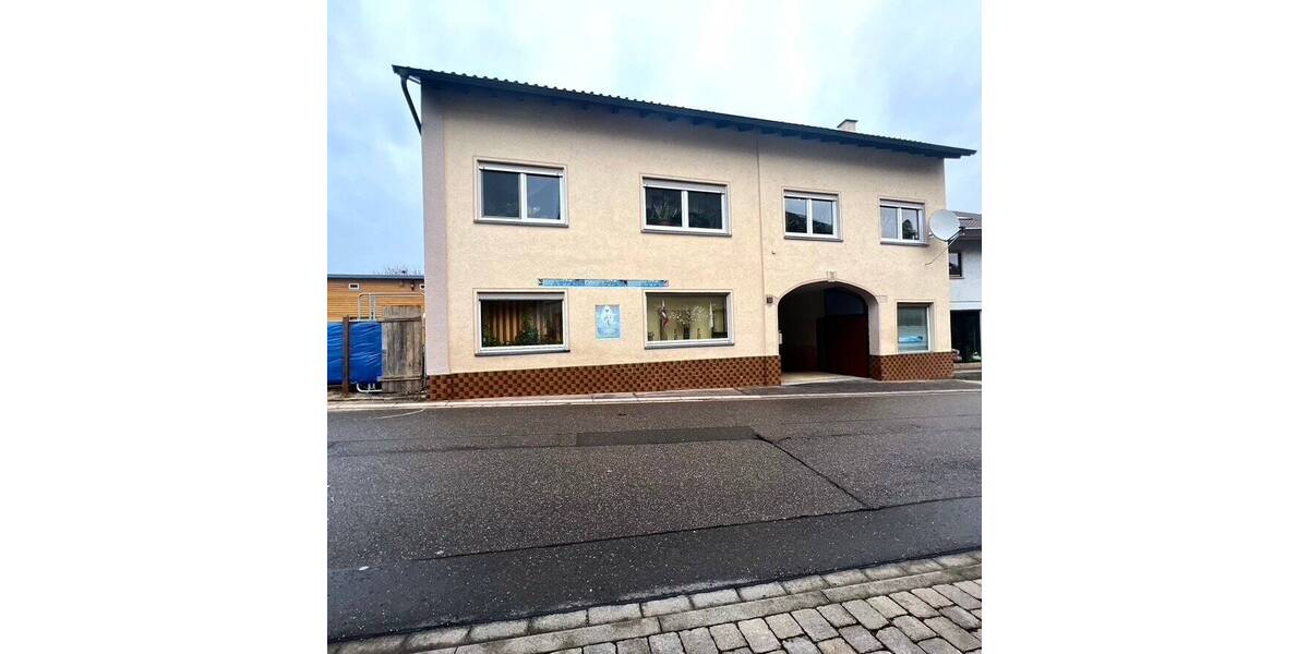 Mehrfamilienhaus, Wohnhaus Kraichtal Landshausen - 7 Zimmer, 280 m&sup2;, 390.000&euro; | Angebot:25745450