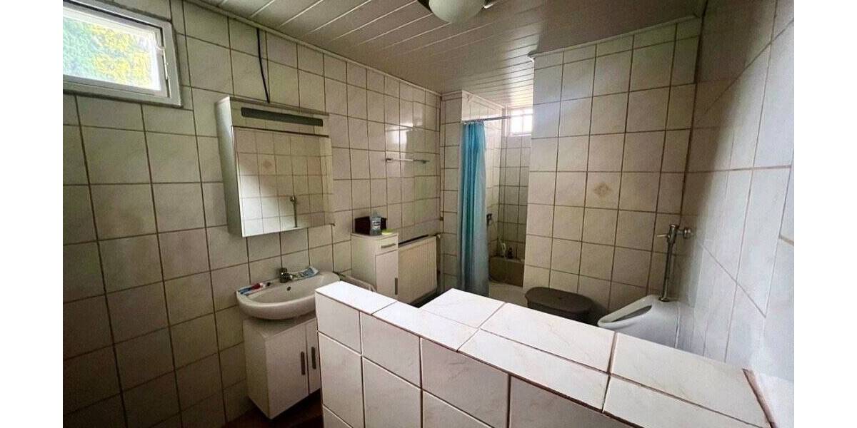 Mehrfamilienhaus, Wohnhaus Kraichtal Landshausen - 7 Zimmer, 280 m&sup2;, 390.000&euro; | Angebot:25745450