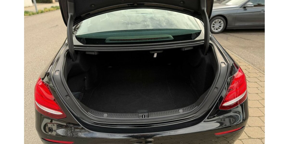 Mercedes-Benz E 200 Limousine 9G-Tronic Navi Leder 245.000 km 19.490 &euro; Neckarsulm 74172