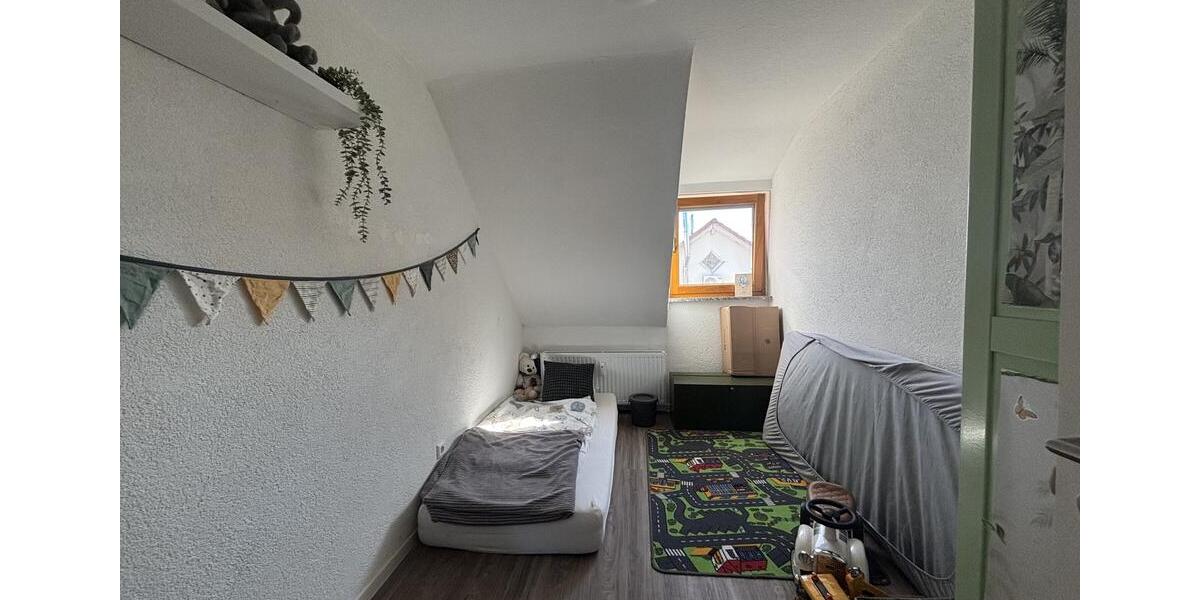 Dachgeschoßwohnung Pleidelsheim - 3 Zimmer, 65 m&sup2;, 910&euro; | Angebot:25418884