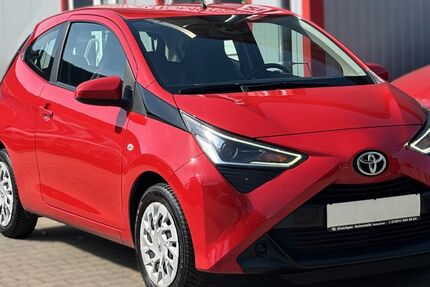 Toyota Aygo (X) 98.000 km 7.995 &euro; Bruchsal-Helmsheim 76646