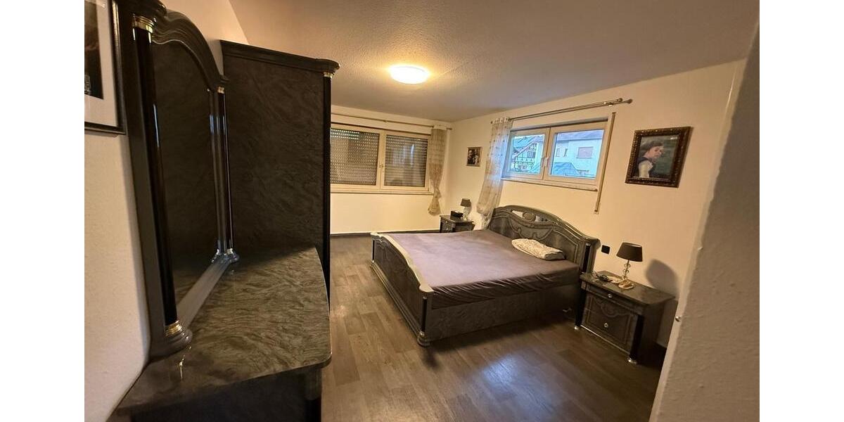 Erdgeschoßwohnung Kirchardt - 3 Zimmer, 135 m&sup2;, 1.200&euro; | Angebot:25430713
