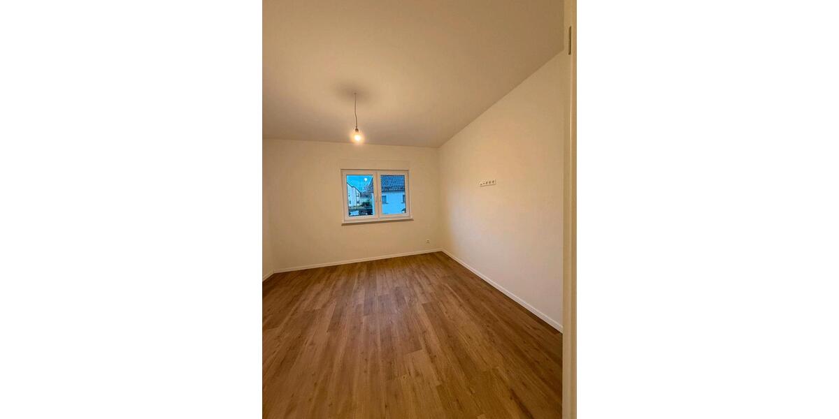 Einfamilienhaus Östringen - 5 Zimmer, 145 m&sup2;, 1.600&euro; | Angebot:25282563