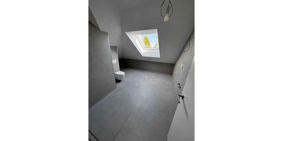 Dachgeschoßwohnung Bretten - 5 Zimmer, 125 m&sup2;, 1.480&euro; | Angebot:25131321