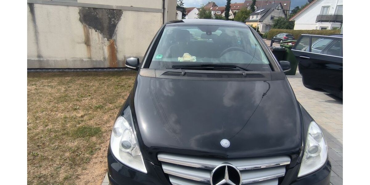 Mercedes-Benz B 180 260.000 km 2.200 &euro; Illingen 75428