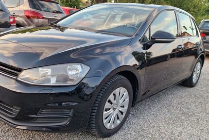 VW Golf 114.931 km 9.850 &euro; Sinsheim- Reihen 74889