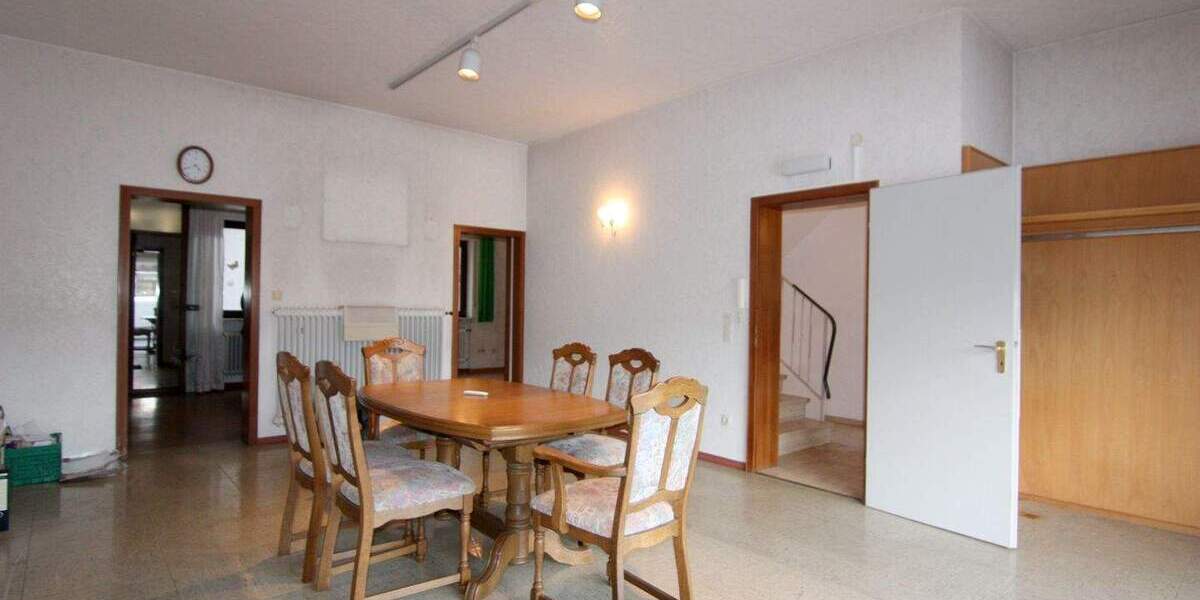 Reihenmittelhaus Walldorf - 8 Zimmer, 239 m&sup2;, 568.000&euro; | Angebot:25779486