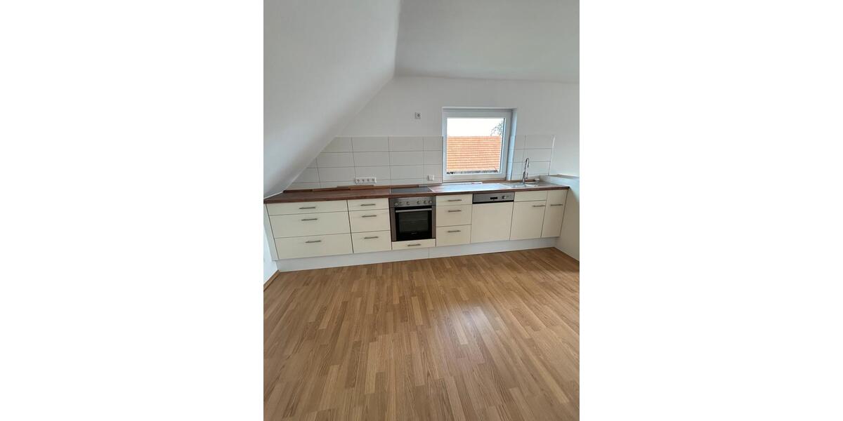 Dachgeschoßwohnung Sankt Leon-Rot Rot - 3 Zimmer, 80 m&sup2;, 1.100&euro; | Angebot:25472489