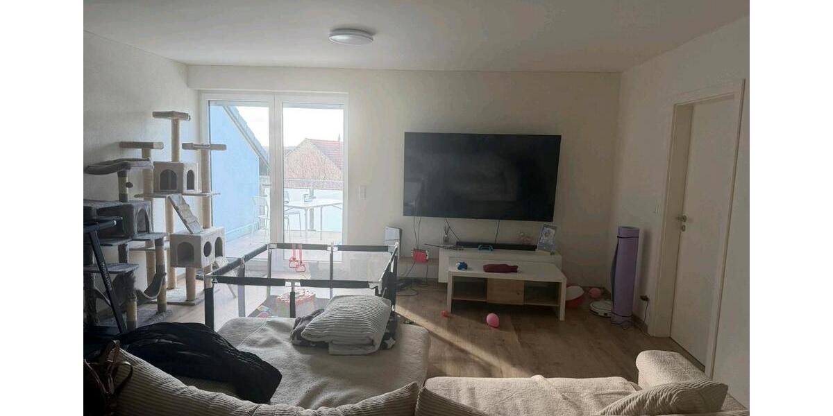 Dachgeschoßwohnung Hüffenhardt - 4 Zimmer, 120 m&sup2;, 1.510&euro; | Angebot:25930084