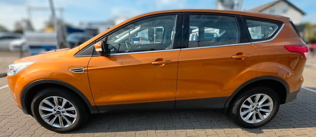 Ford Kuga 109.500 km 10.900 &euro; Östringen 76684