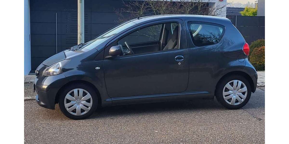Toyota Aygo 70.000 km 3.500 &euro; Neckarsulm 74172