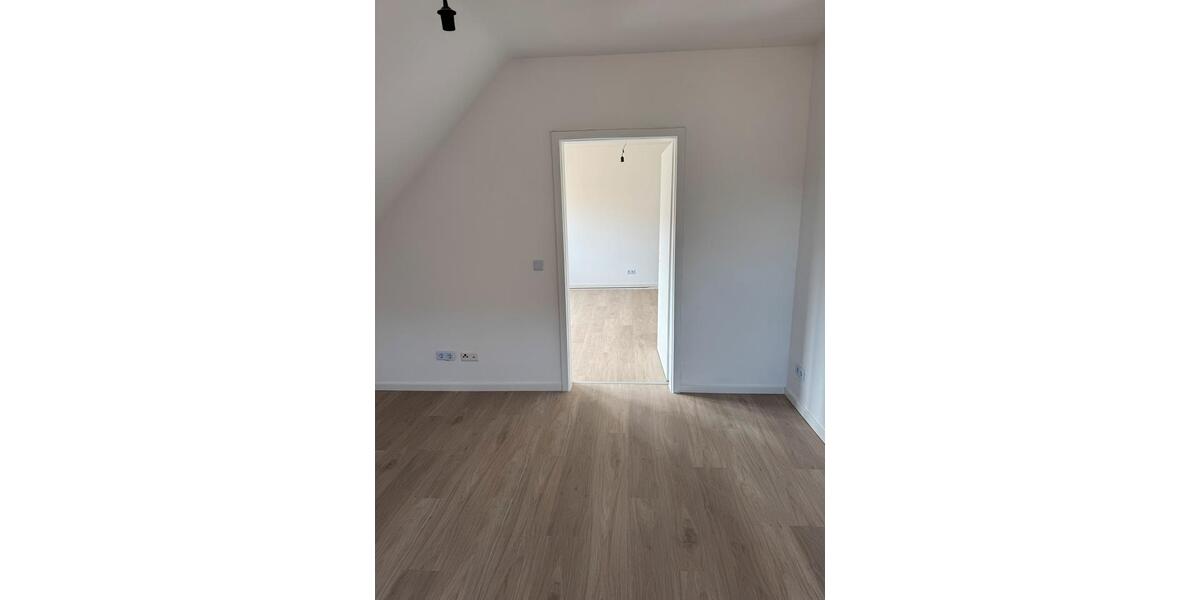 Dachgeschoßwohnung Heilbronn Kernstadt - 3.5 Zimmer, 77 m&sup2;, 910&euro; | Angebot:25812575